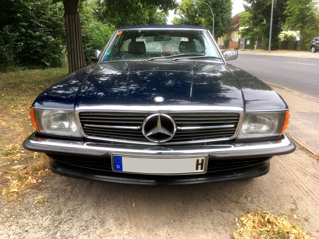 名車のルーツはドイツの住居にあり？Hナンバーを掲げる3代目メルセデス