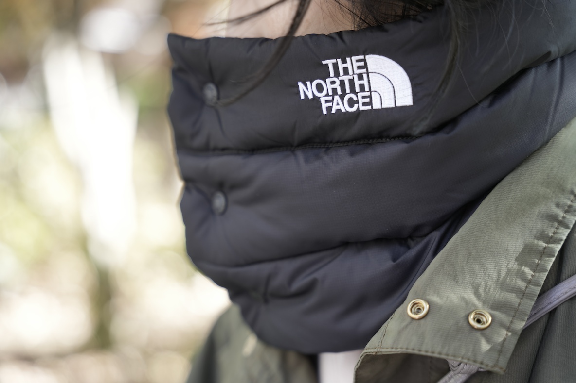 THE NORTH FACEのヌプシネックゲイター。「冬の電車暑いけど外は寒い