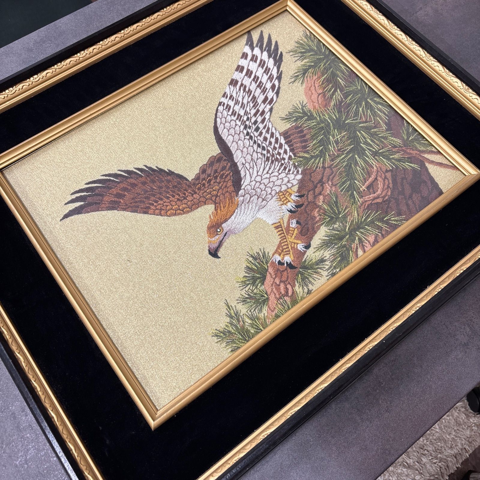 鷹 松 刺繍 絵画 アート 昭和レトロ 影掛け 壁飾り 額縁 額装 額付