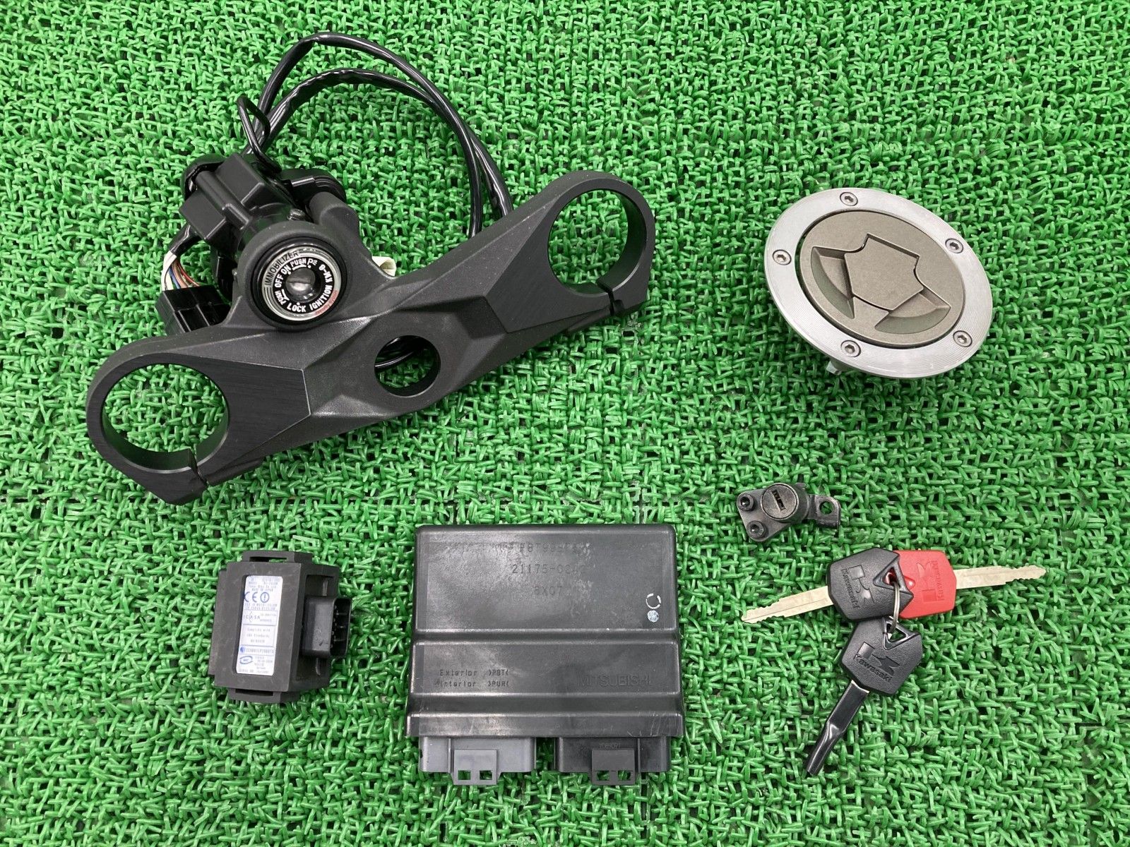 ZX-10R キーセット 21175-0242/21181-000 カワサキ 純正 バイク 部品