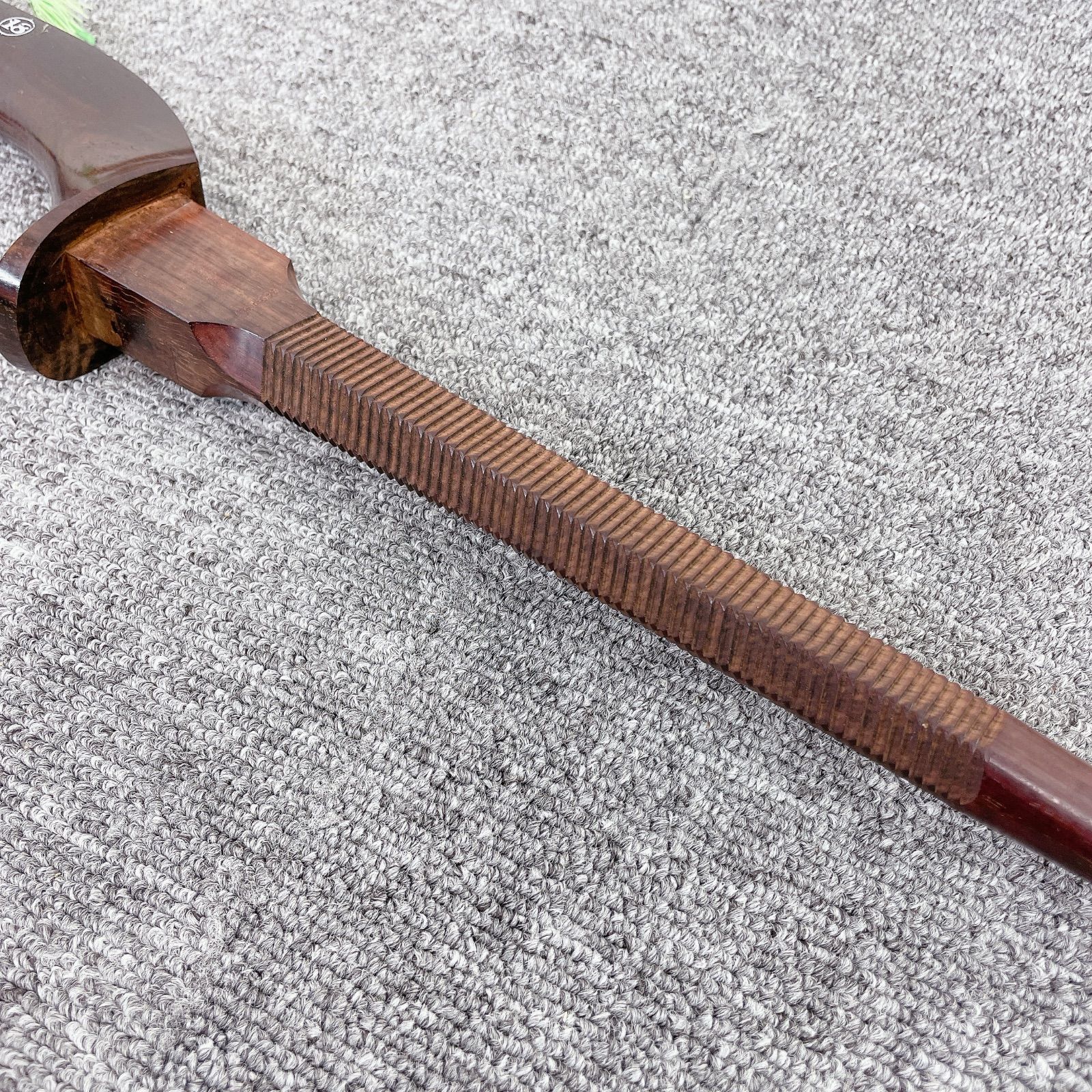 三味線 細棹 金細 一本溝 紫檀 子持ち綾杉彫 犬皮 綾杉胴 和楽器