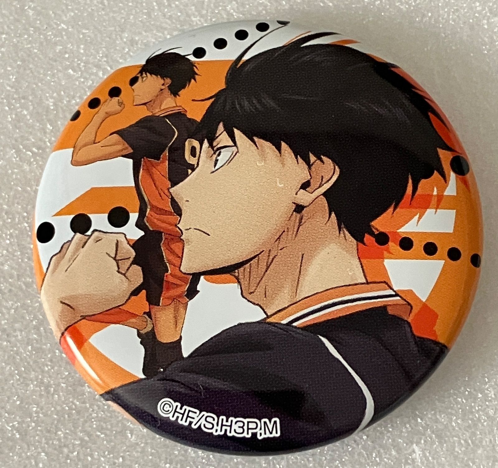 e➕ハイキュー➕ 影山飛雄 横顔 ダッシュ 缶バッジ - メルカリ