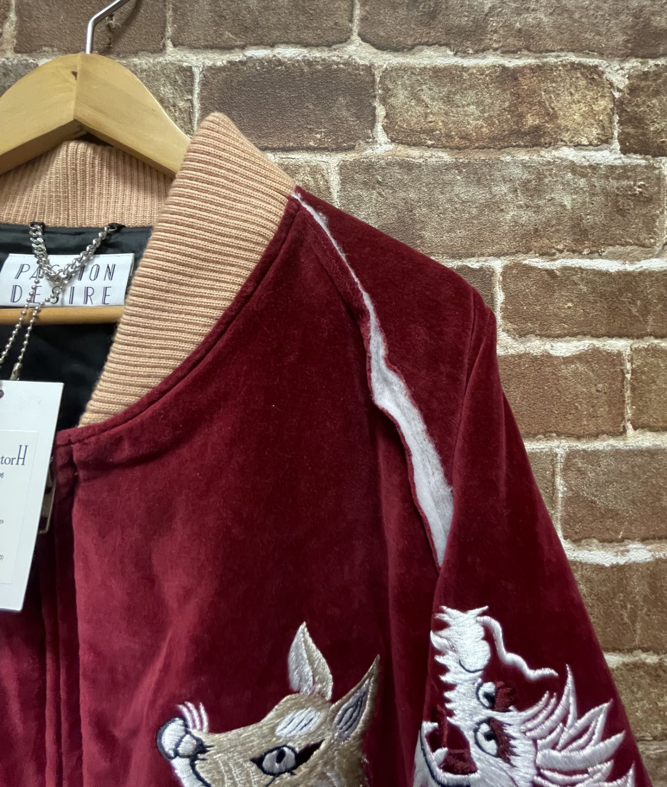 el conductorH VELVETEEN FOX EMBROIDERED SOURVENIR JKT MAROON