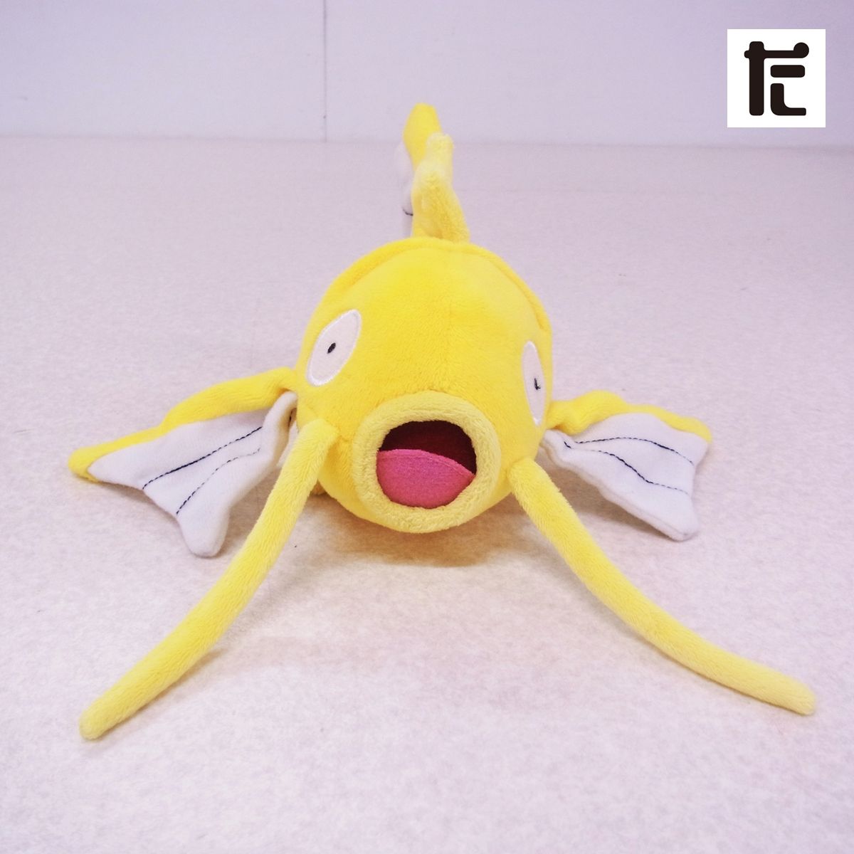 ポケモンセンターナゴヤ 金のコイキング ぬいぐるみ/PK01251-GM - メルカリ
