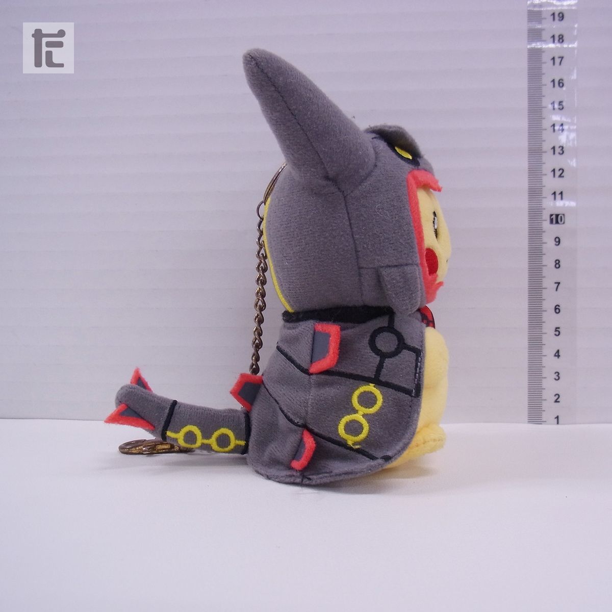 ポケモンセンター マスコット 黒いレックウザのポンチョを着た