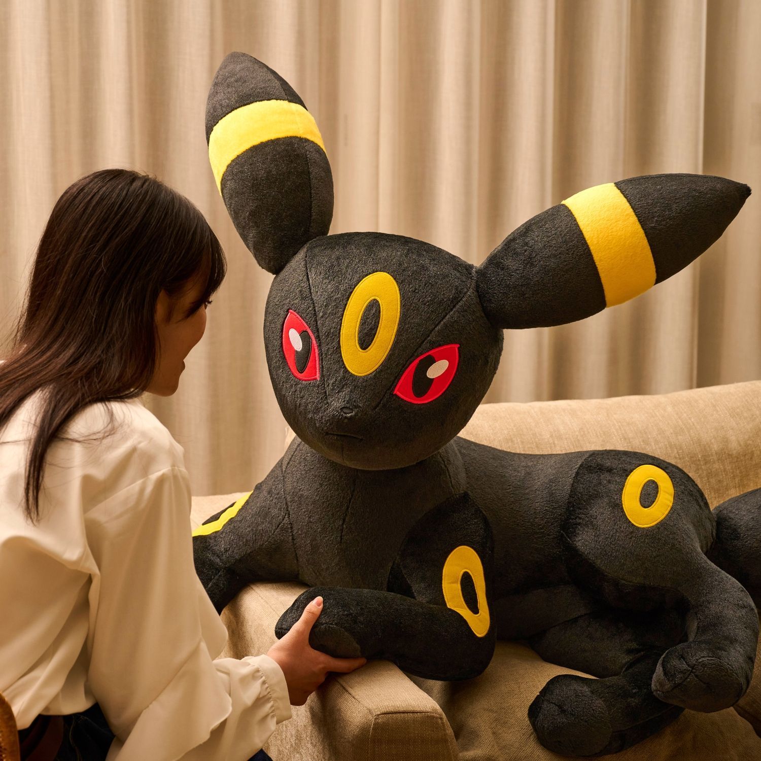 等身大 ブラッキー ぬいぐるみ 寝そべり ポケモンセンター - メルカリ