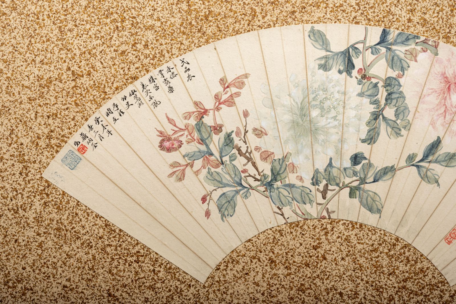 古美術】陸應祥 蔣炳荃 扇面散らし 二曲屏風 金砂子地：花鳥図・山水図