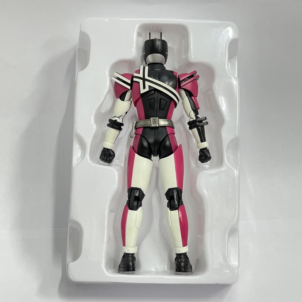 中古】開封)バンダイ S.H.Figuarts 真骨彫製法 仮面ライダーディケイド