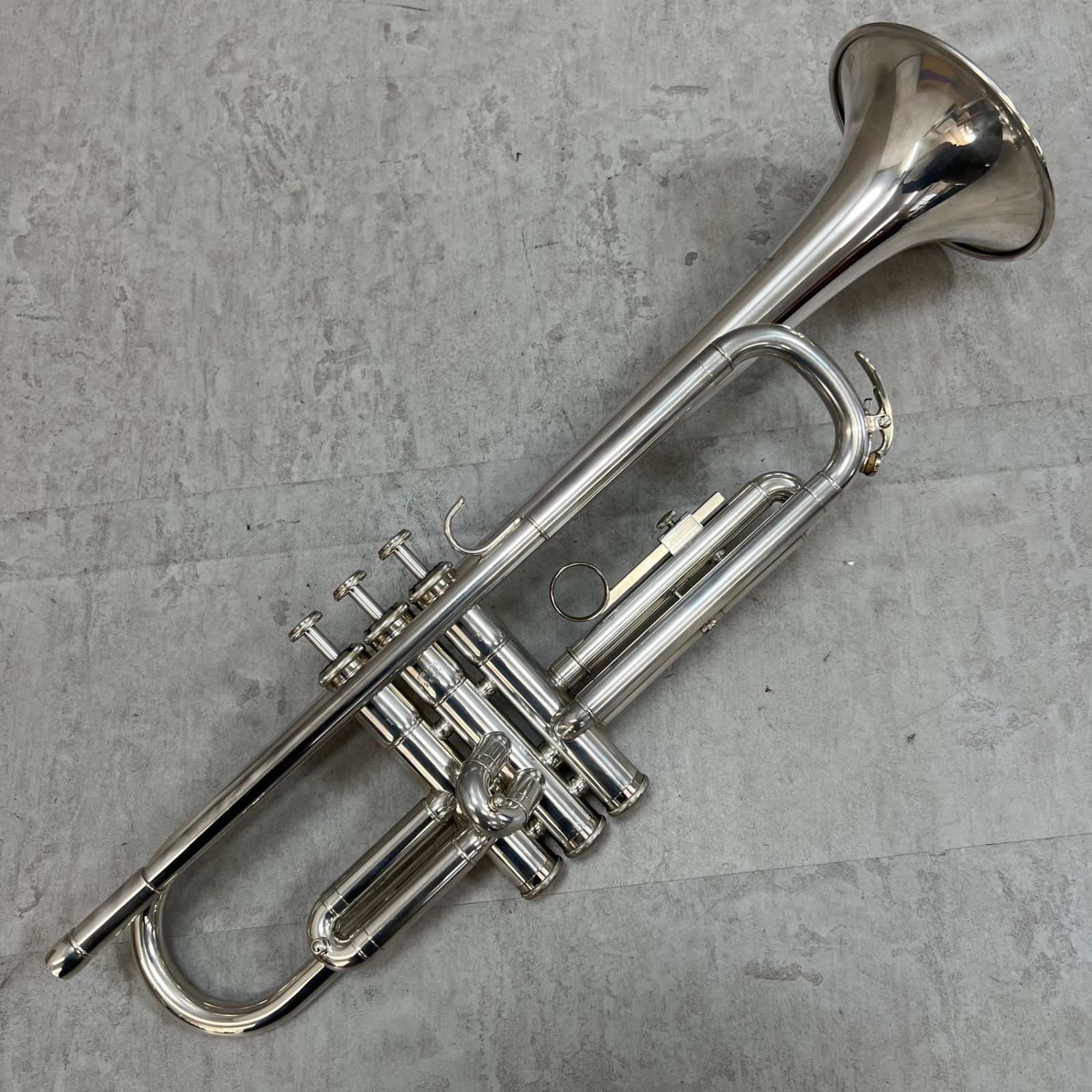 N*m様 訳ありYAMAHAシルバー トランペットYTR135マウスピース付き N*m