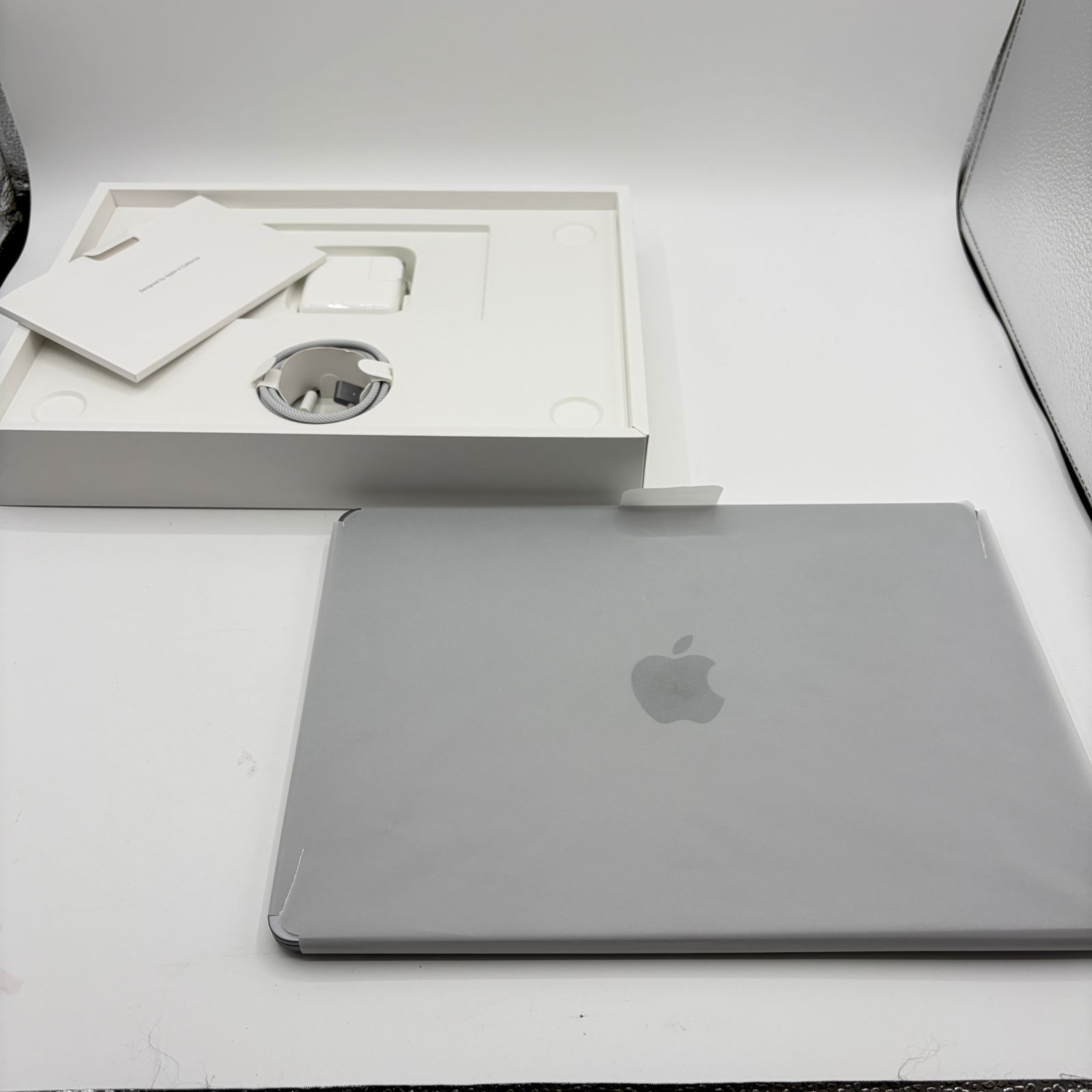 充放電回数14回】 Apple MacBook Air M3 13インチ A3113 16GB SSD