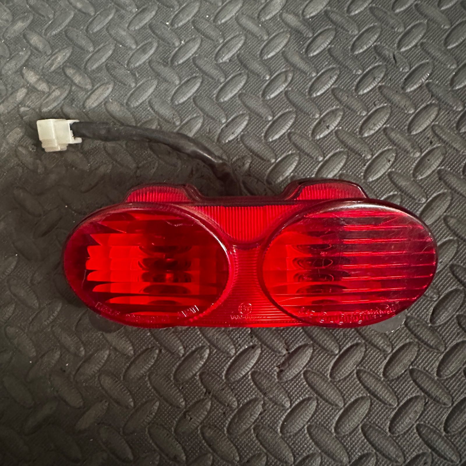 カワサキ☆ZX-9R/ZR6R☆テールランプ/テールライト☆KOITO 220-40141