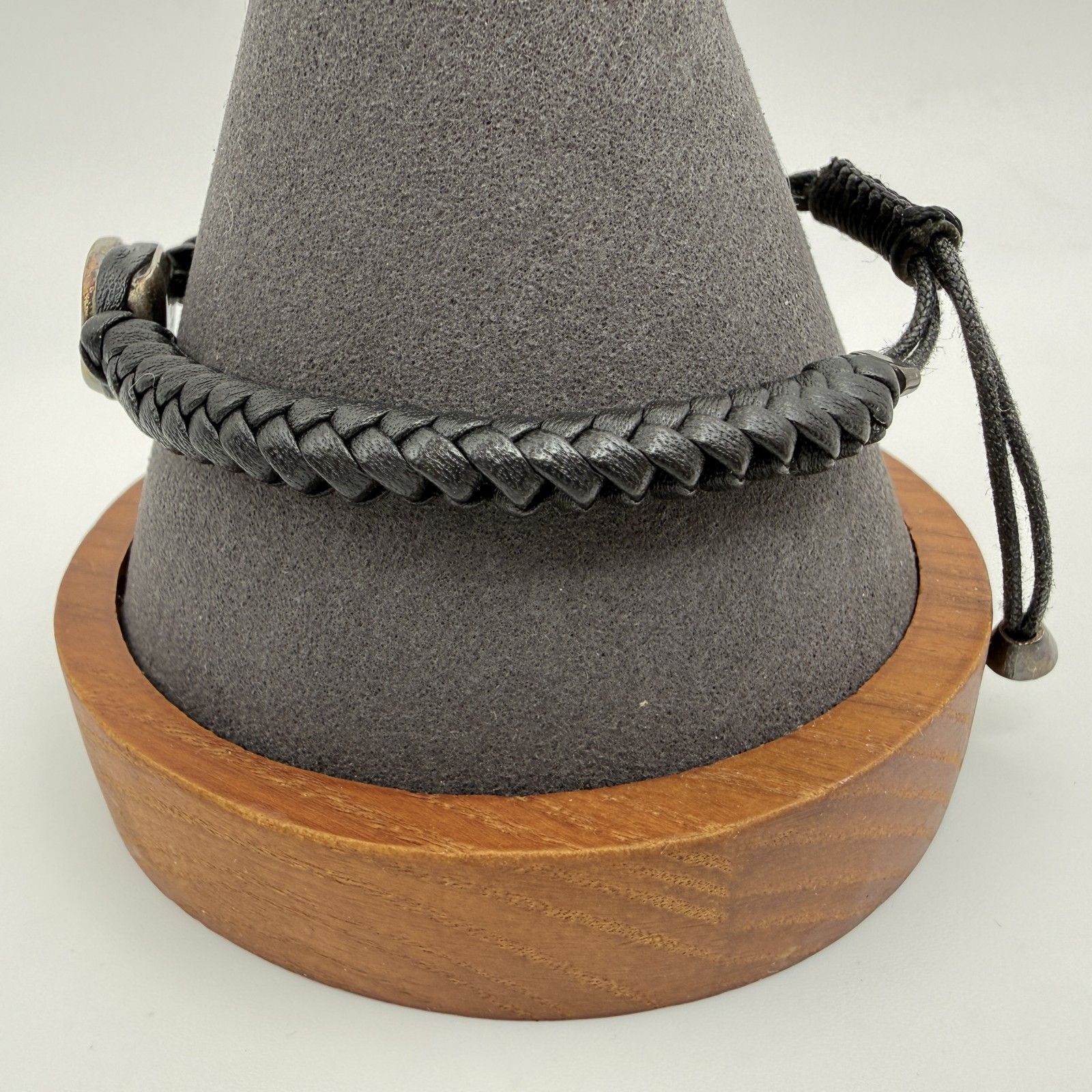 GUCCI（グッチ）クレストエンブレム 編み込みレザーブレスレット Ag925