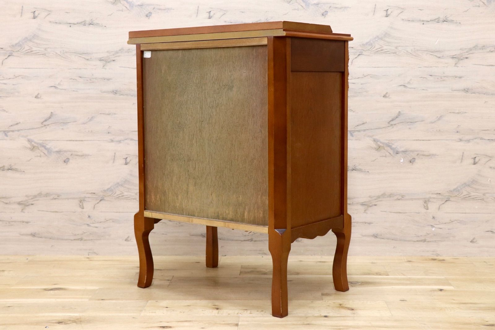 GMIK915C○Lynn Hollyn / リンホーリン ナイトテーブル コンソール