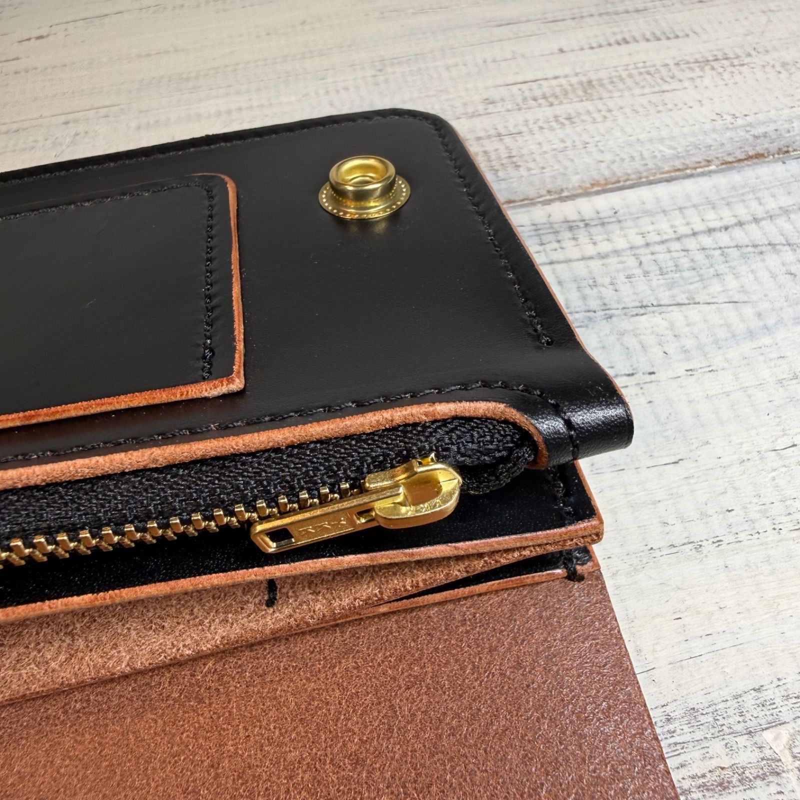 トラッカーウォレット ロング 3層】 ブラック 茶芯 ゴールド YKK