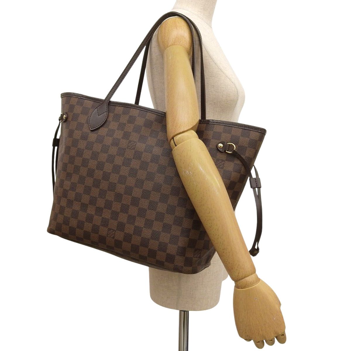 LOUIS VUITTON(ルイ・ヴィトン) ダミエ・エベヌ ネヴァーフル MM