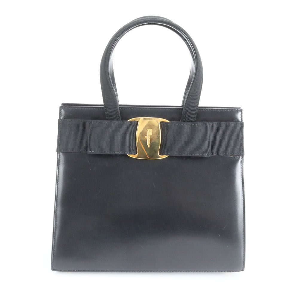 美品 サルヴァトーレフェラガモ ヴァラリボン レザー ハンドバッグ