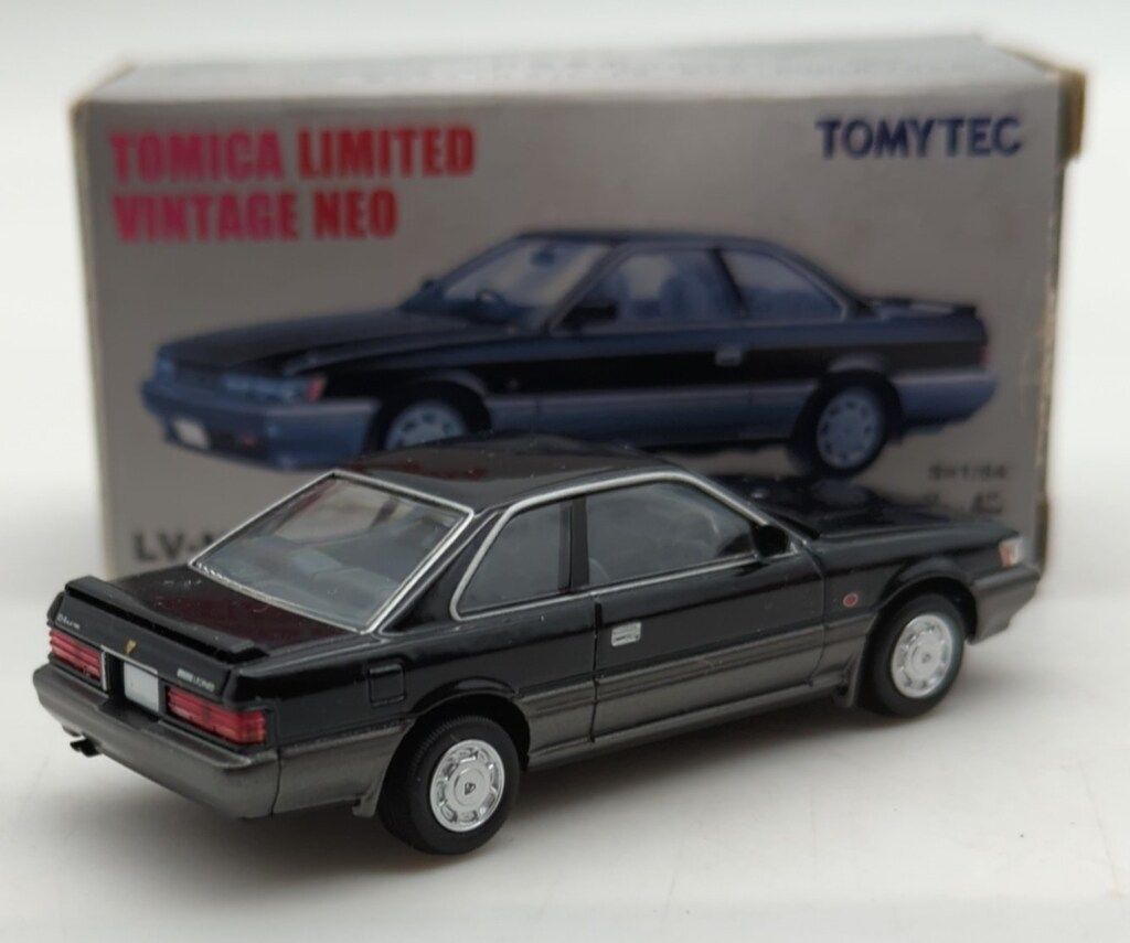 トミーテック TOMICA LIMITED VINTAGE NEO ニッサン レパード2.0XS-Ⅱ