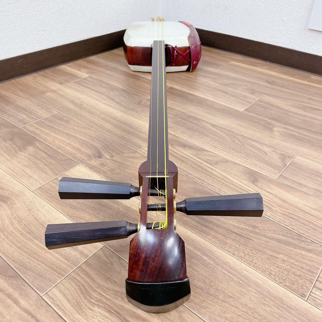 津軽三味線 太棹 一本溝 子持ち 綾杉胴 紅木 和楽器 - メルカリ