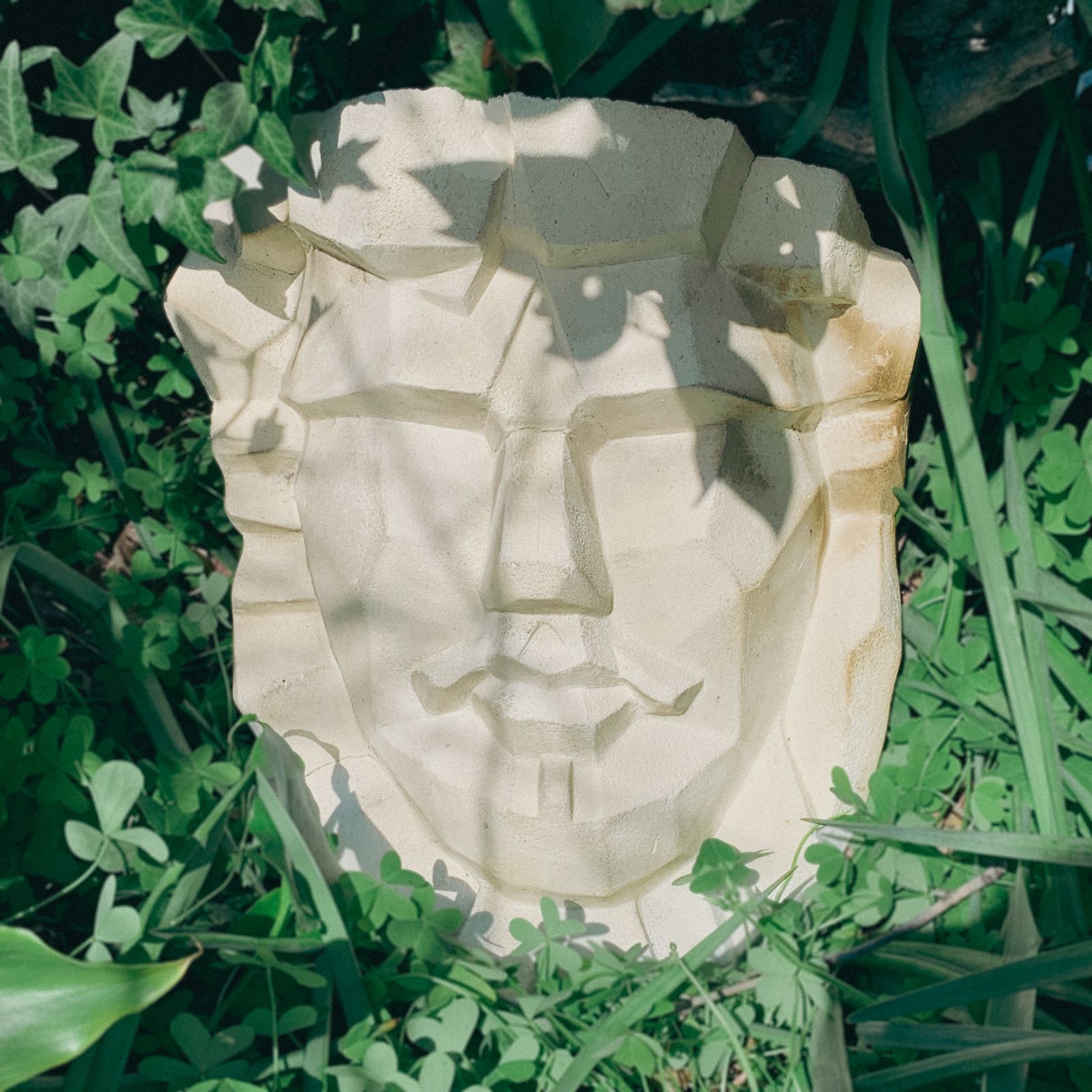 モダンな壁飾り 石膏像 男子大顔面 面取り ルキウス帝 デッサン