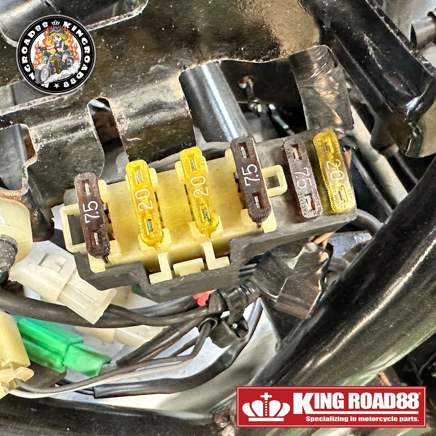 ヤマハ XJR400 4HM KingRoad88 ヒューズボックス カバー ヒューズ