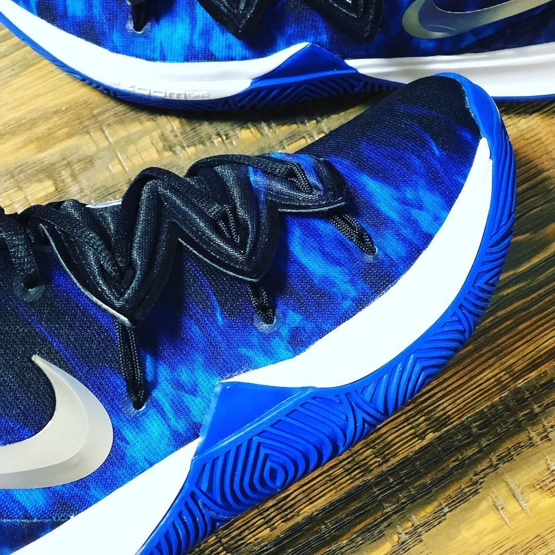 NIKE KYRIE 5 'DUKE PE' ナイキ カイリー 5 デューク 大学 【MEN'S