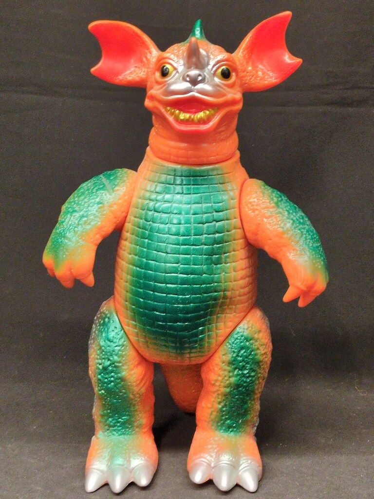 バンダイ 東宝怪獣シリーズ ブルマァク バラゴン オレンジ成型 230mm