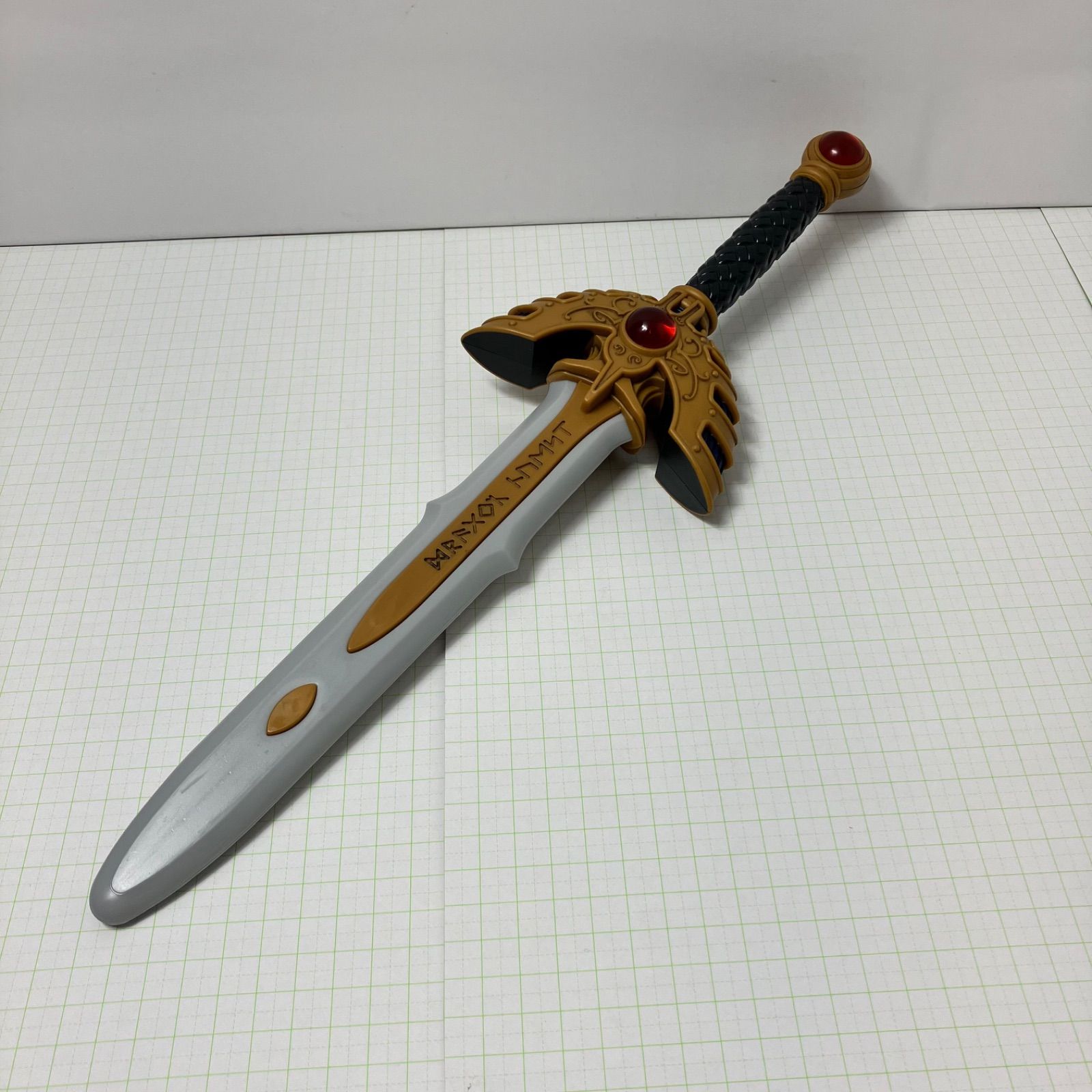 瀬戸店】伝説の勇者賞 ロトの剣～岩台座付き～ ドラゴンクエスト