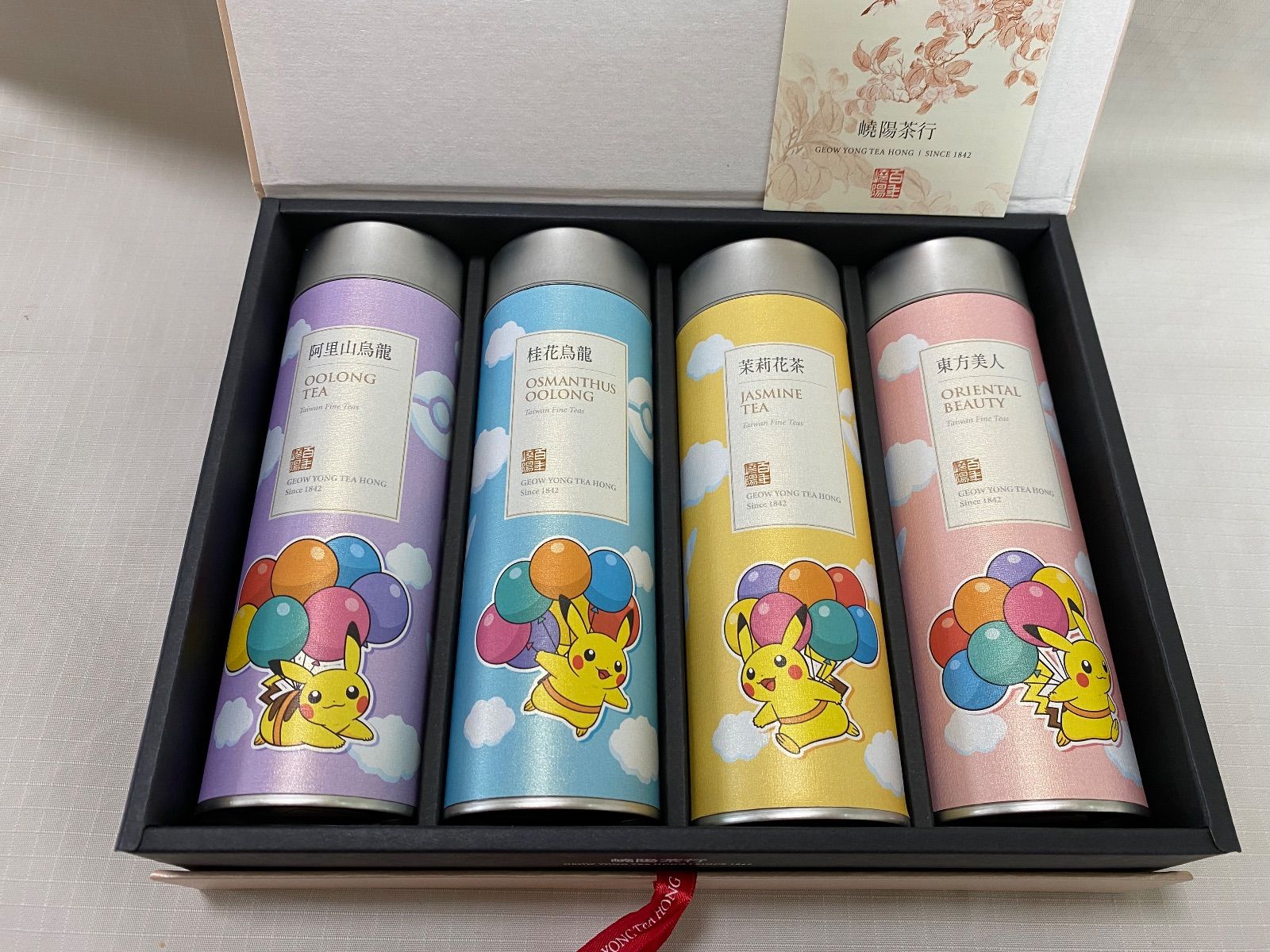 台湾限定】 ポケットモンスター 空とぶピカチュウ缶入り 台湾茶4種類