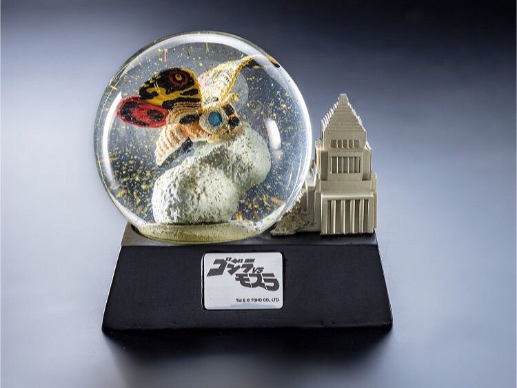 ゴジラvsモスラ』スノードーム(鱗粉仕様) - メルカリ