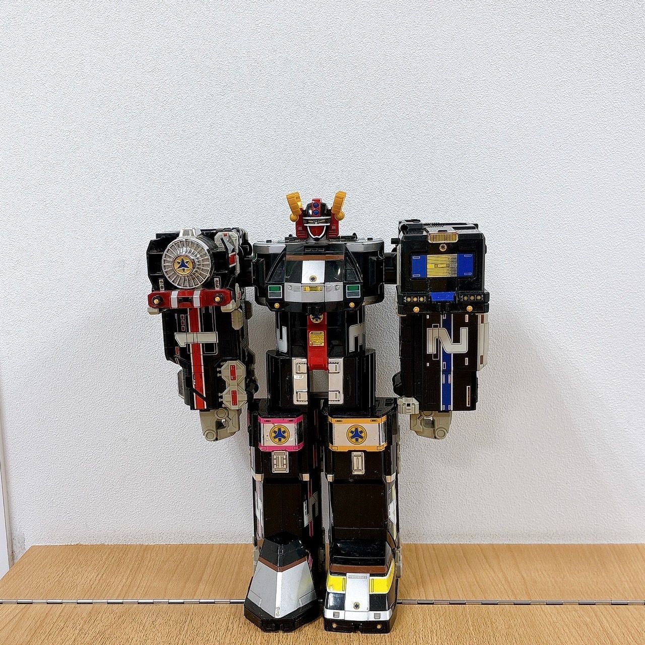 救急戦隊ゴーゴーファイブ DX連結合体 グランドライナー HID - メルカリ