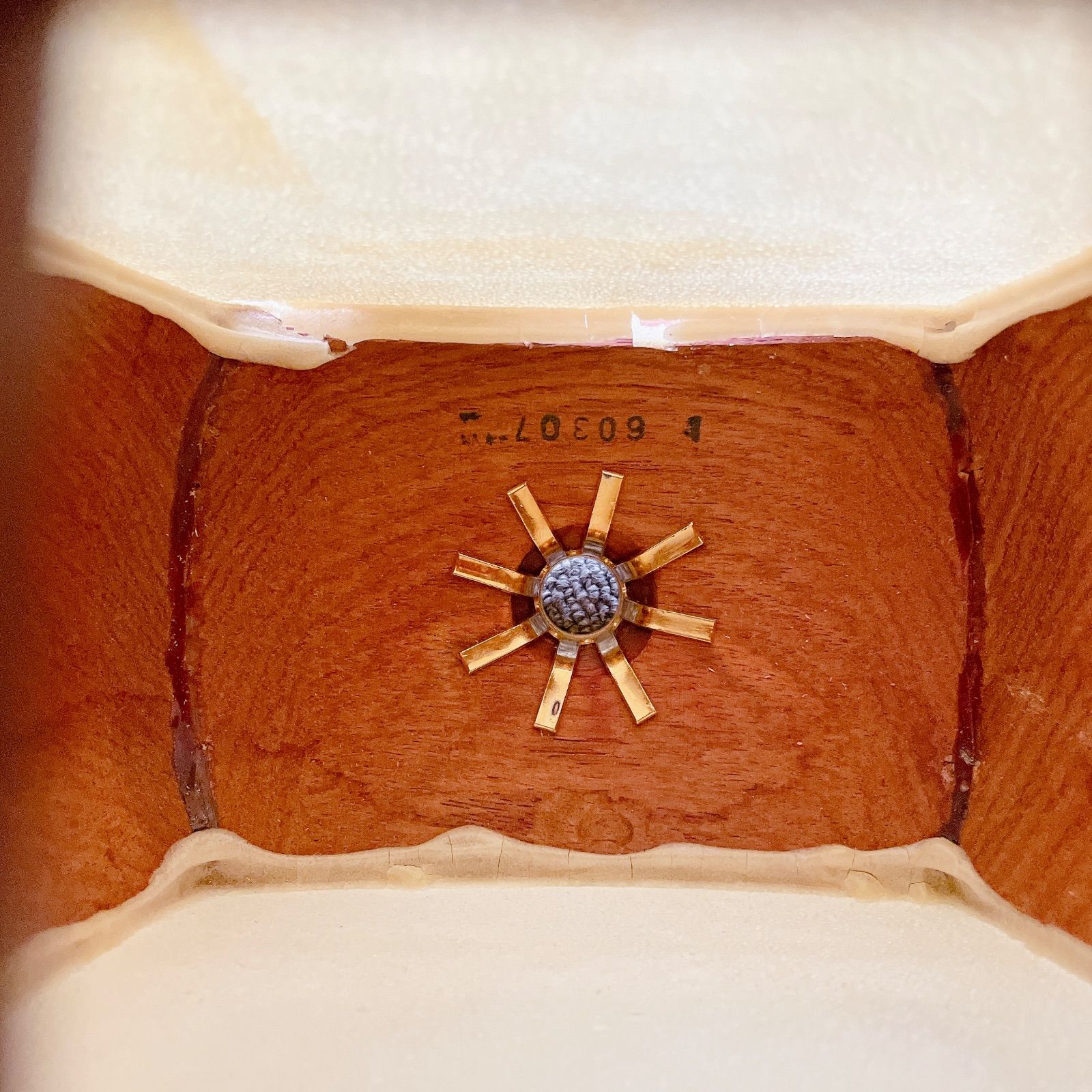 津軽三味線 太棹 東さわり 紅木 一本溝 丸打胴 銀河印 - メルカリ