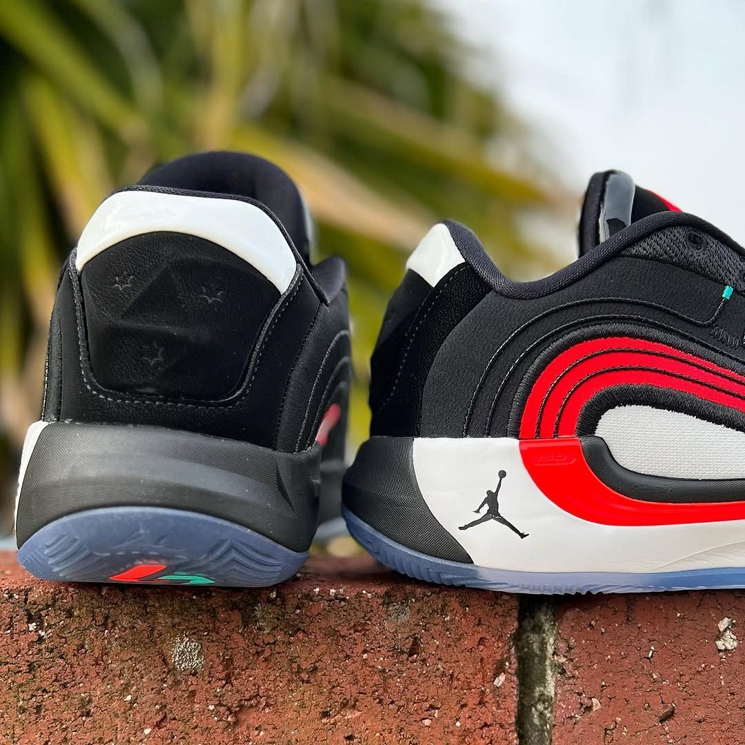 JORDAN LUKA 4 PF 'BLOODLINE' ナイキ ジョーダン ルカ 4 ドンチッチ