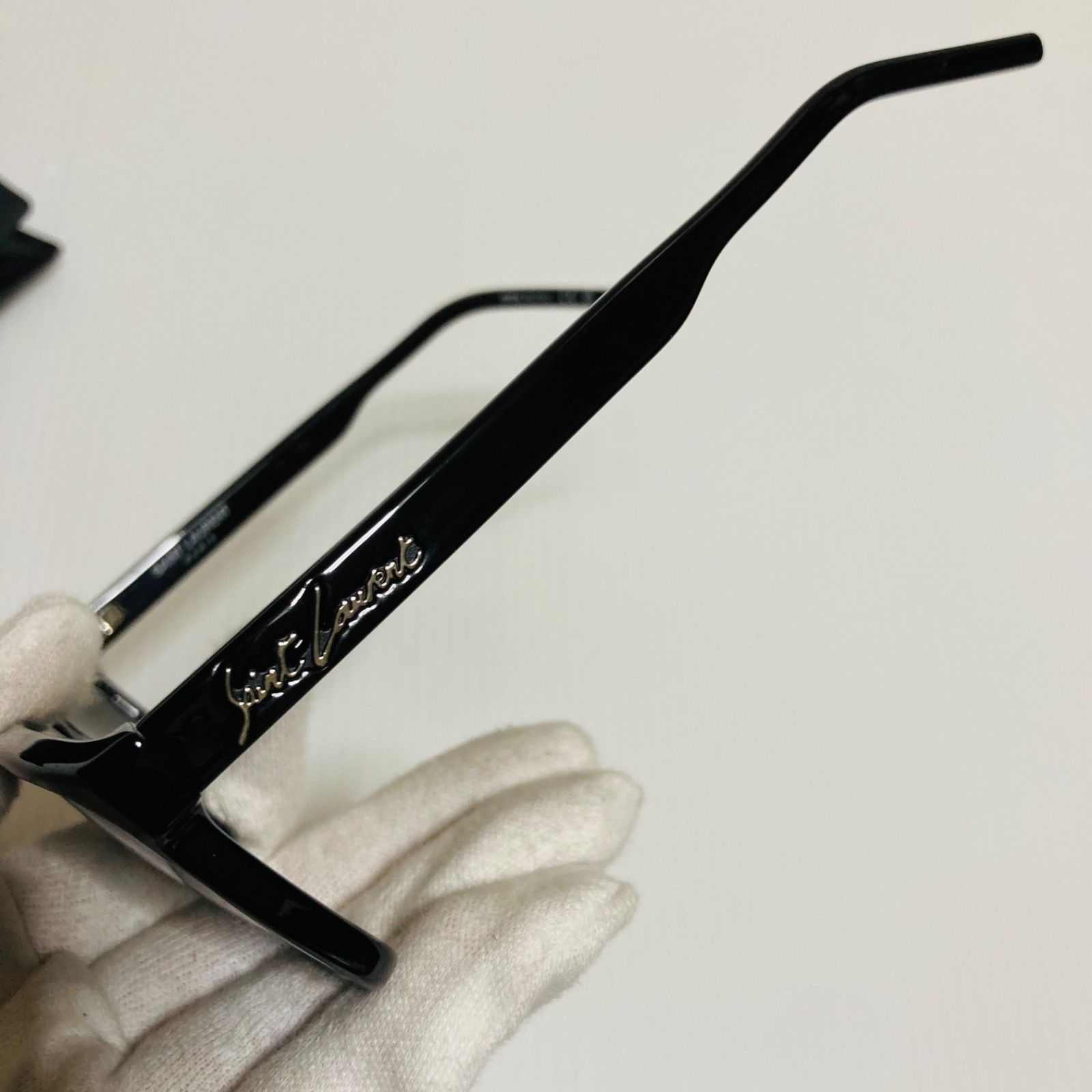 極美品 SAINT LAURENT 正規品 スクエア ケース付 - メルカリ