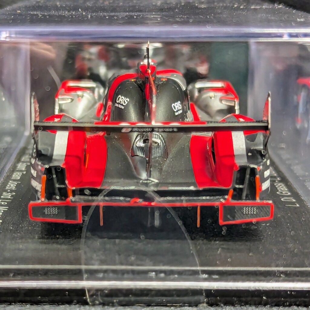 Spark model 1/43 Audi R18 No.8 LMP1 HY 3rd Le Mans 2016 Audi Sport