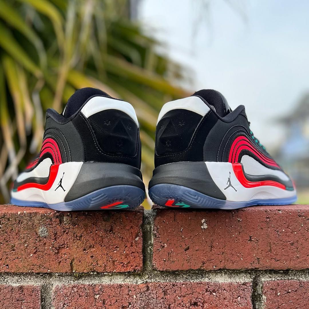 JORDAN LUKA 4 PF 'BLOODLINE' ナイキ ジョーダン ルカ 4 ドンチッチ