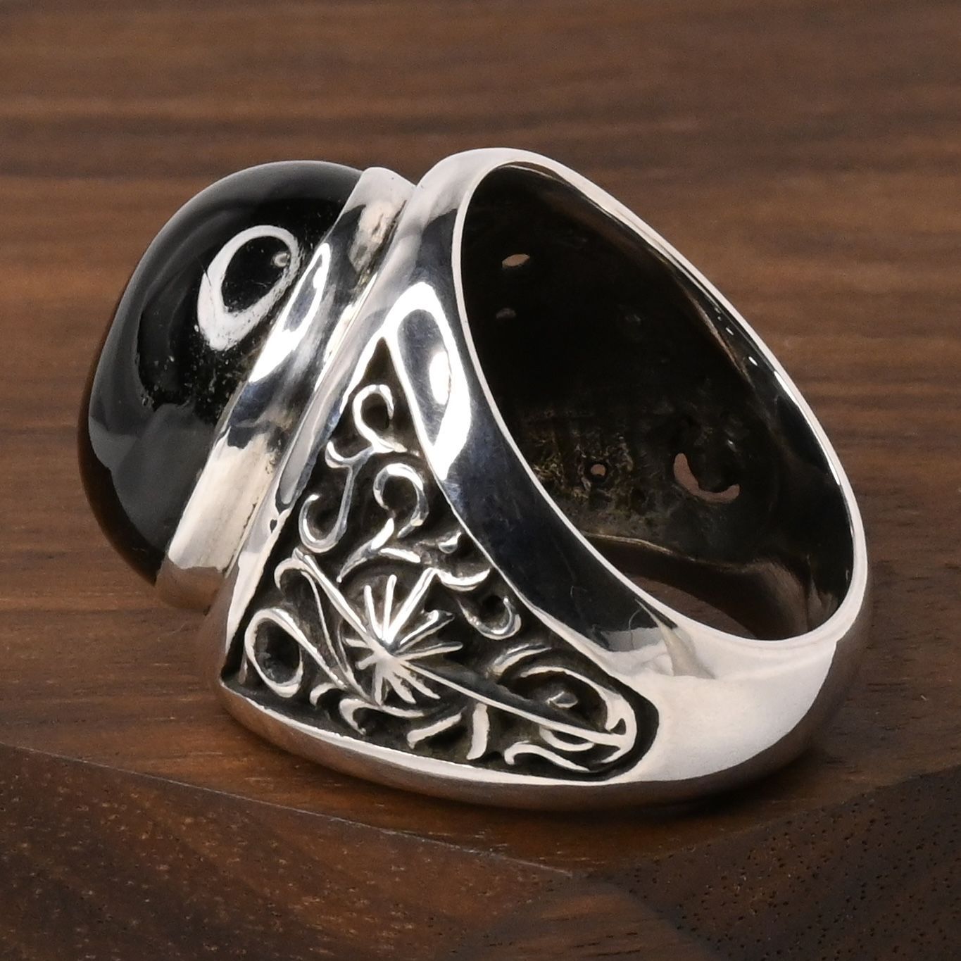研磨済】SAAD ブラック ストーン リング 16号 唐草 太陽神 シルバー925