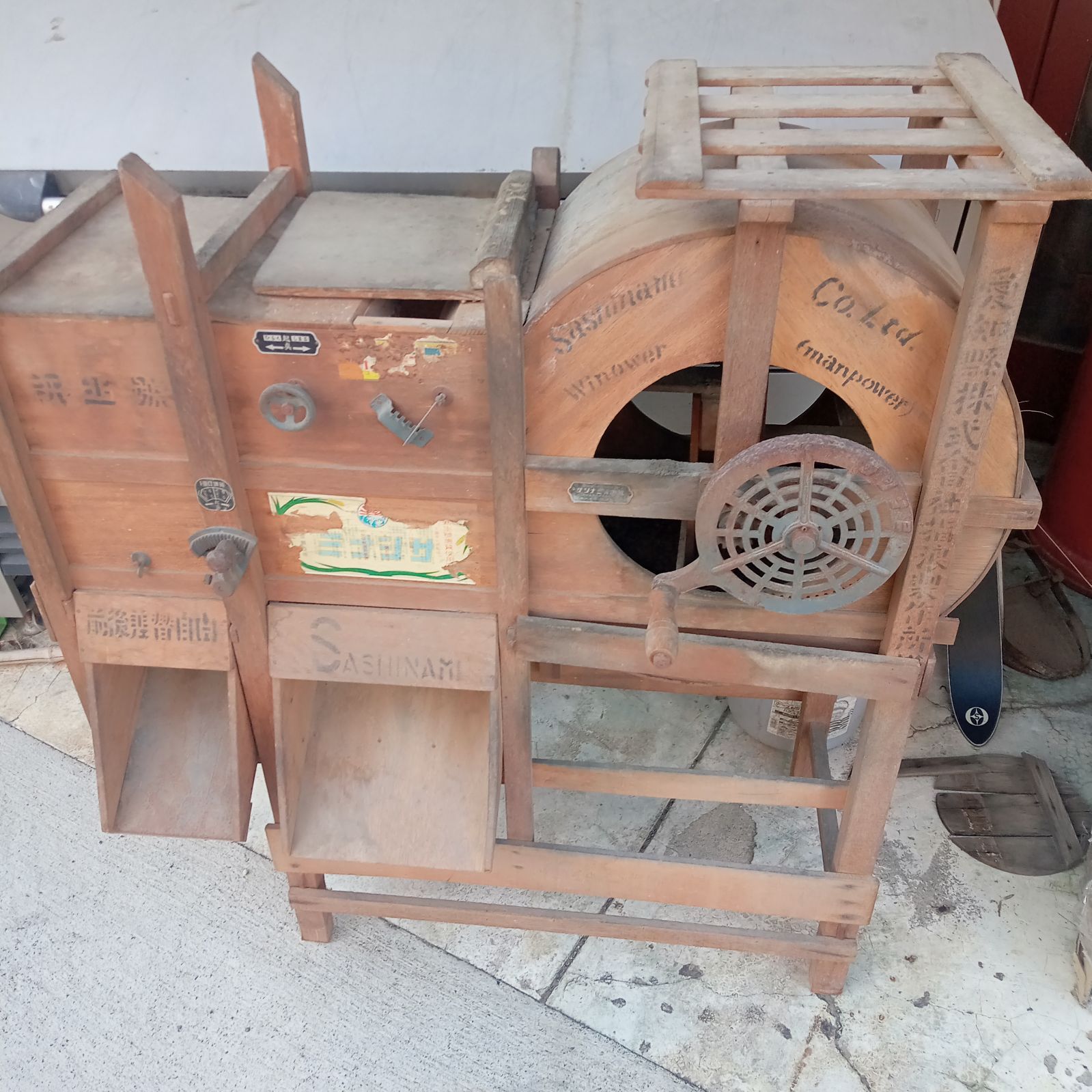 ◯ 唐箕 籾摺機 手回し ハンドル式 農機具 とうみ レトロ 古民家