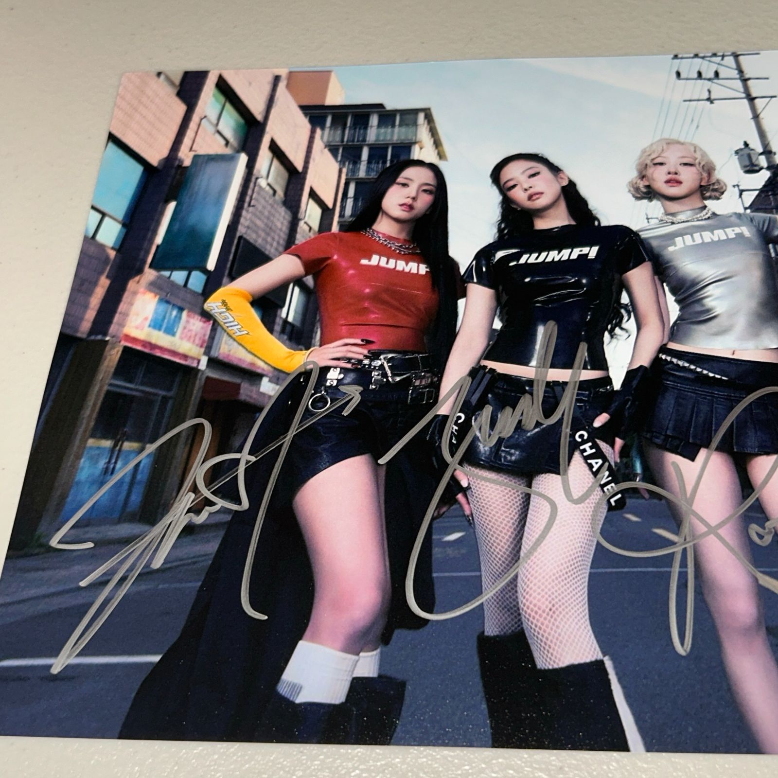 BLACKPINK 直筆サイン「JUMP」スチール写真(A4サイズ) - メルカリ