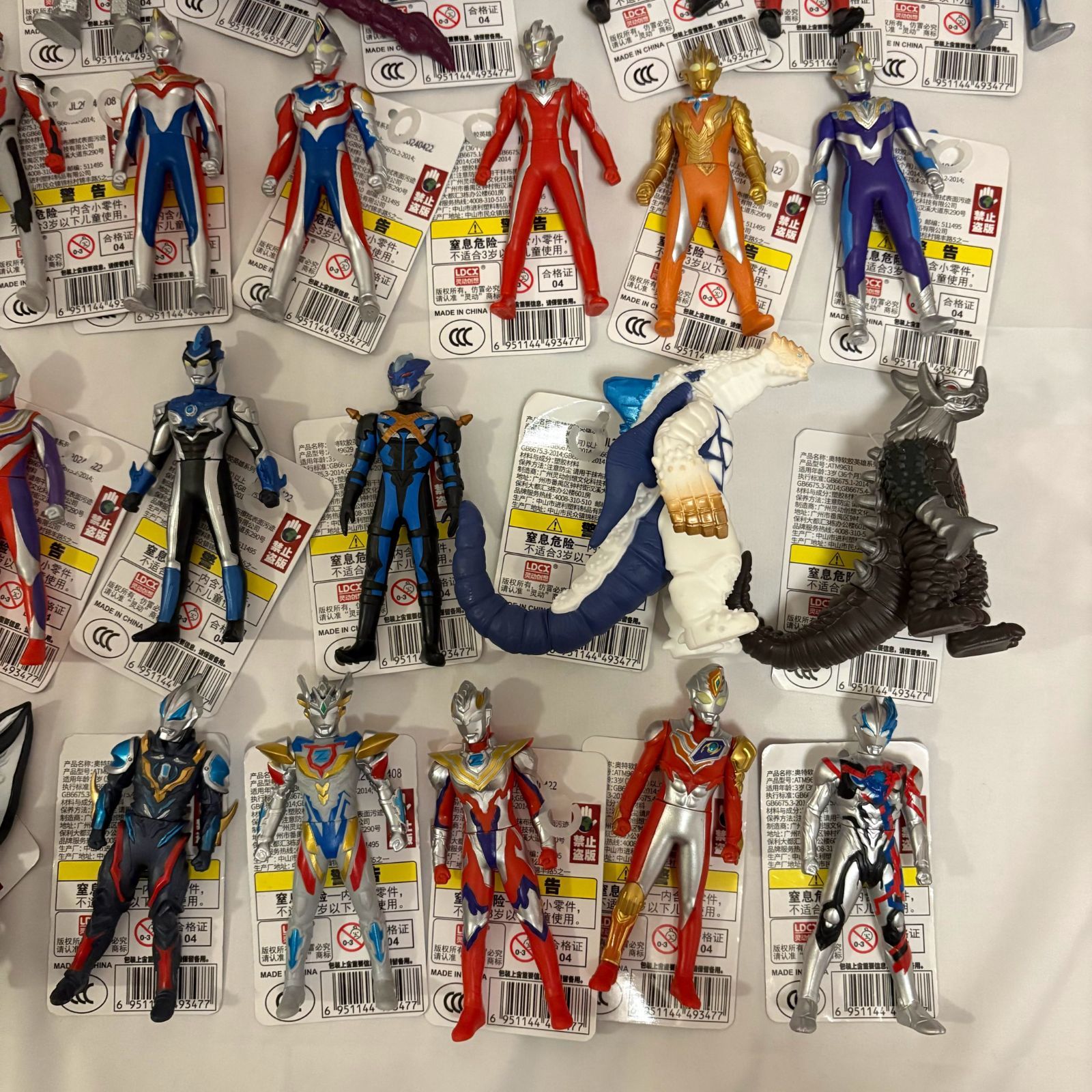中国LDCX 正規版権 ウルトラマン＆怪獣 ミニソフビ38種類コンプリート