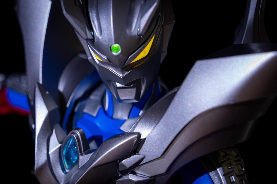 中国限定 ウルトラマンゼロ プラモデル アクションフィギュア 発光機能