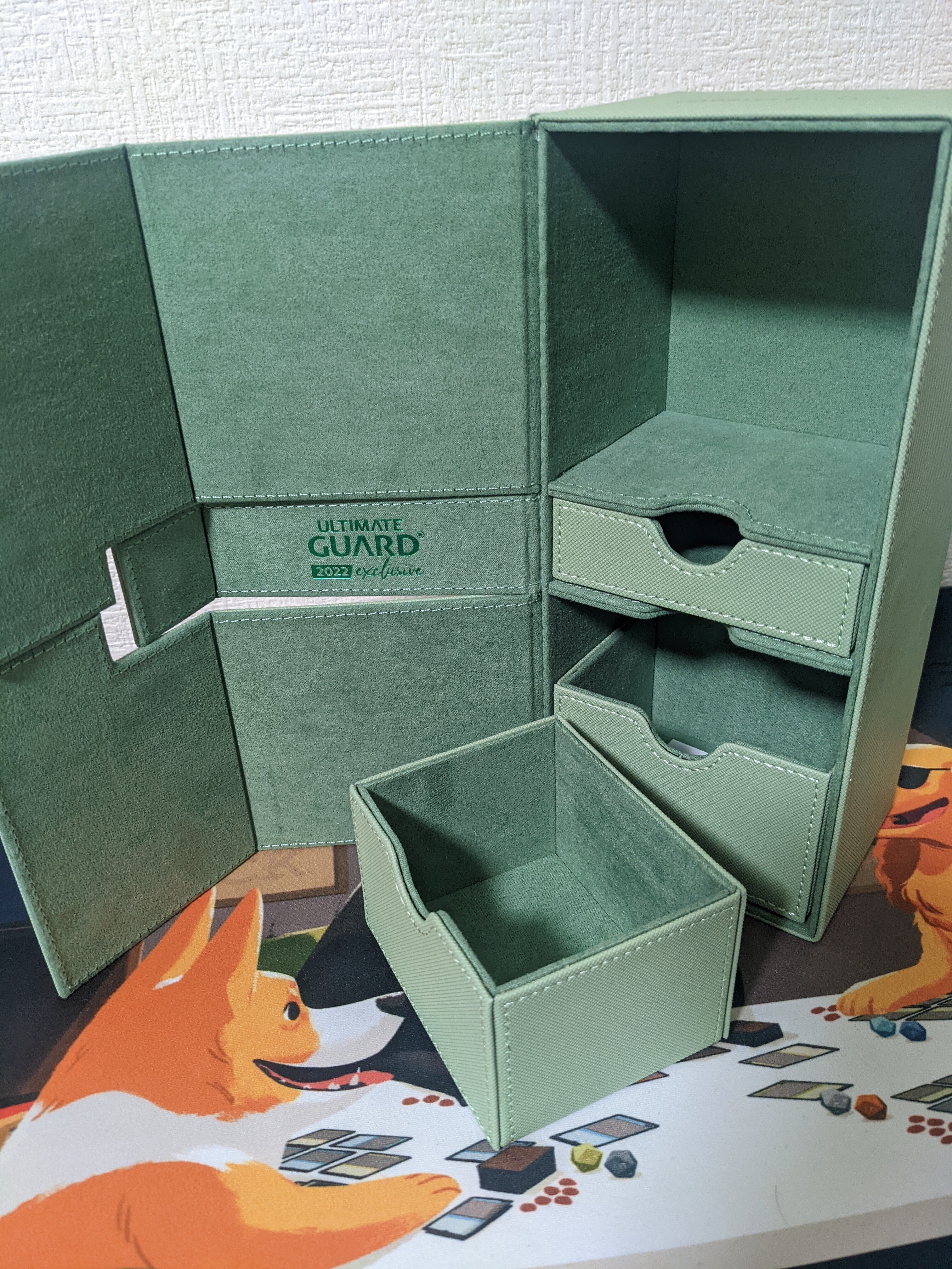 国内最速？】TWIN FLIP'N'TRAY 266+ UlTIMATE GUARD デッキケース商品