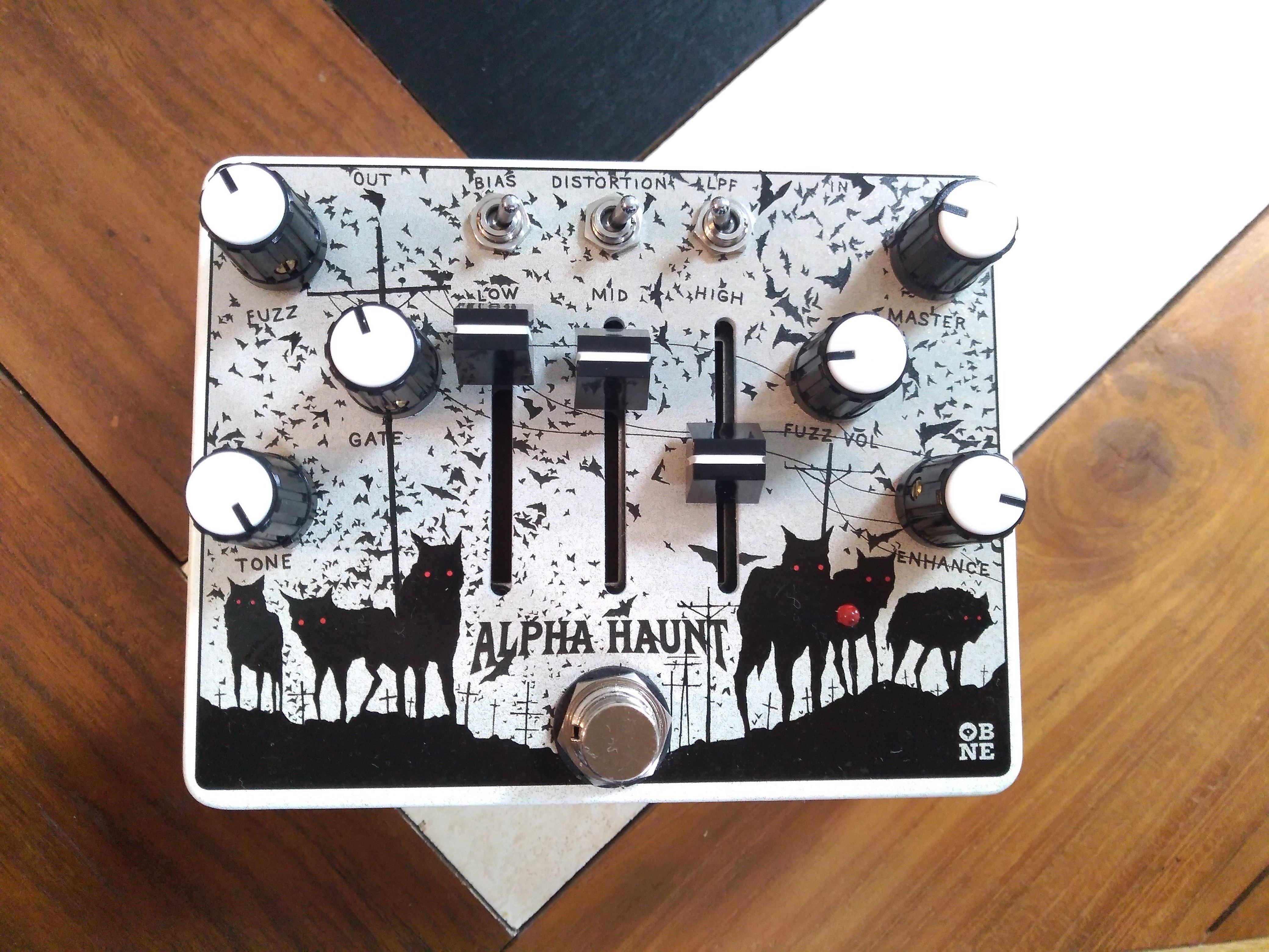 憂いを帯びたディストーションから崩壊系FUZZまで――OBNE Alph Haunt