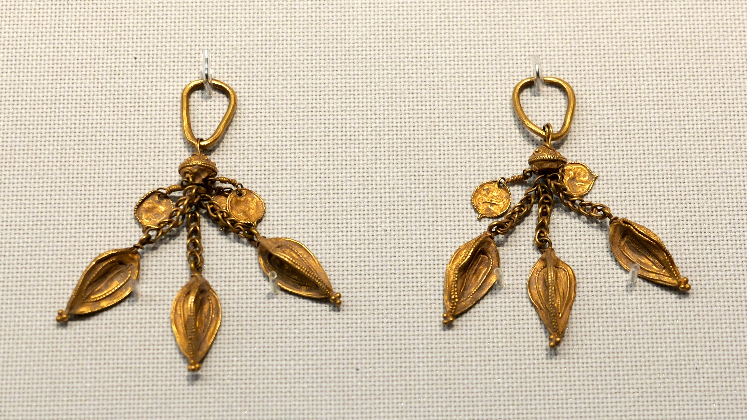 古墳時代 大型瑪瑙切子玉 出土品 【公式通販】