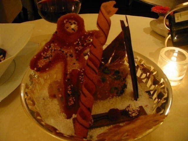 LUTZ・リヨン近郊メクシミュー村・ミシュラン三つ星カエル料理・入店