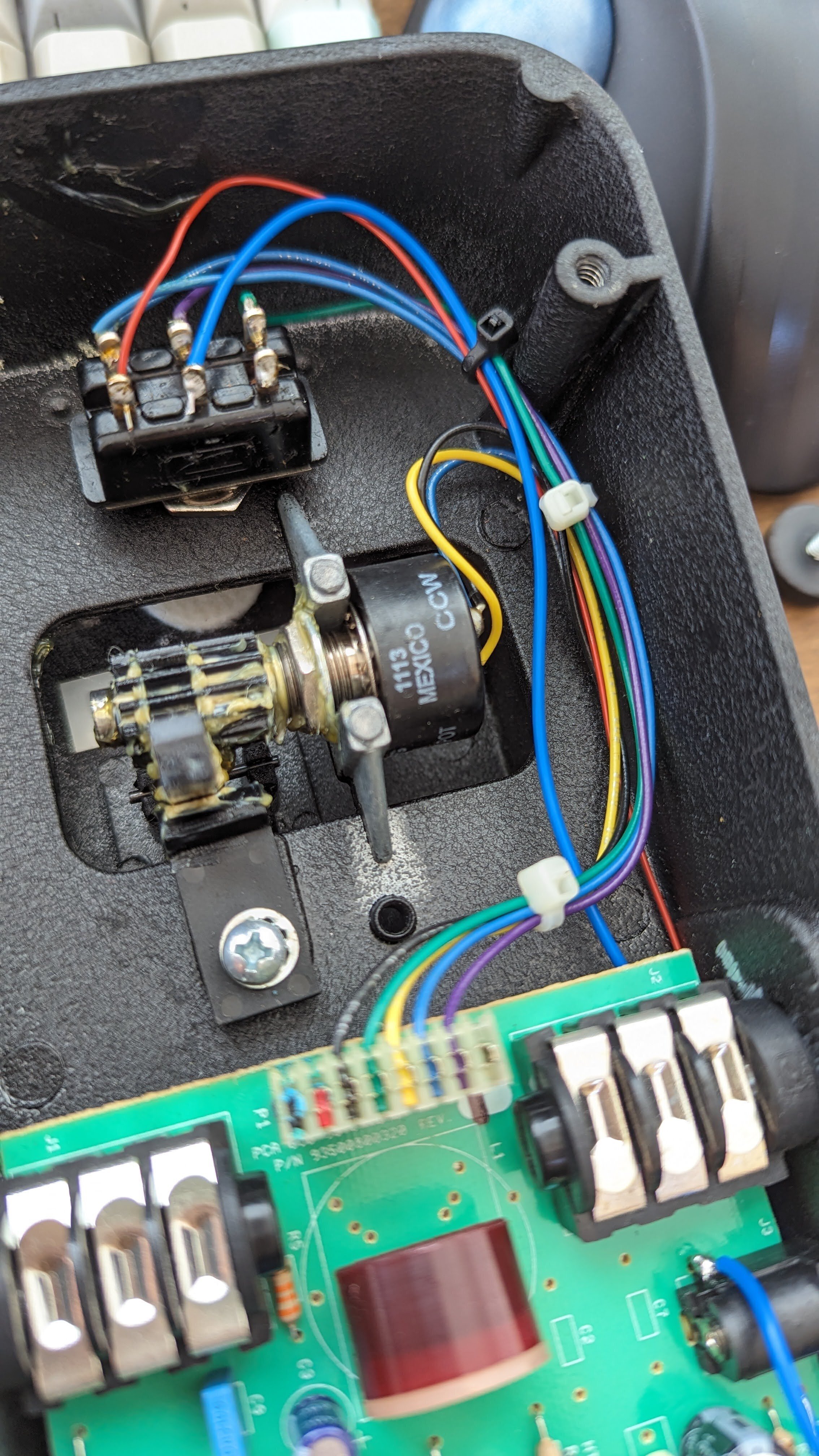 ワウペダルにLEDインジケーターを付けよう｜huaaNOTE