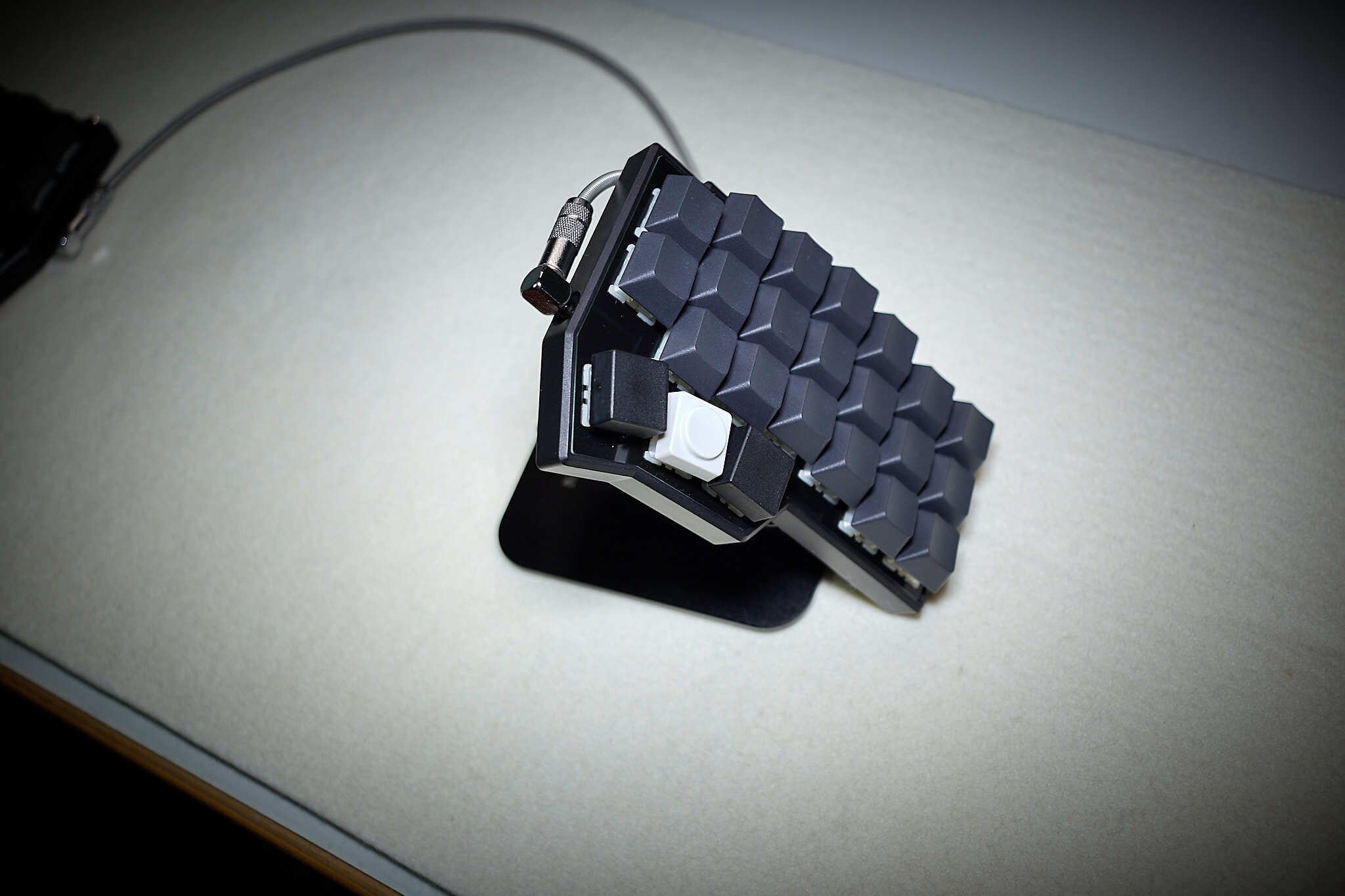 Capture One の練習と Crone Cherry v4 キーキャップの換装｜しょっさん