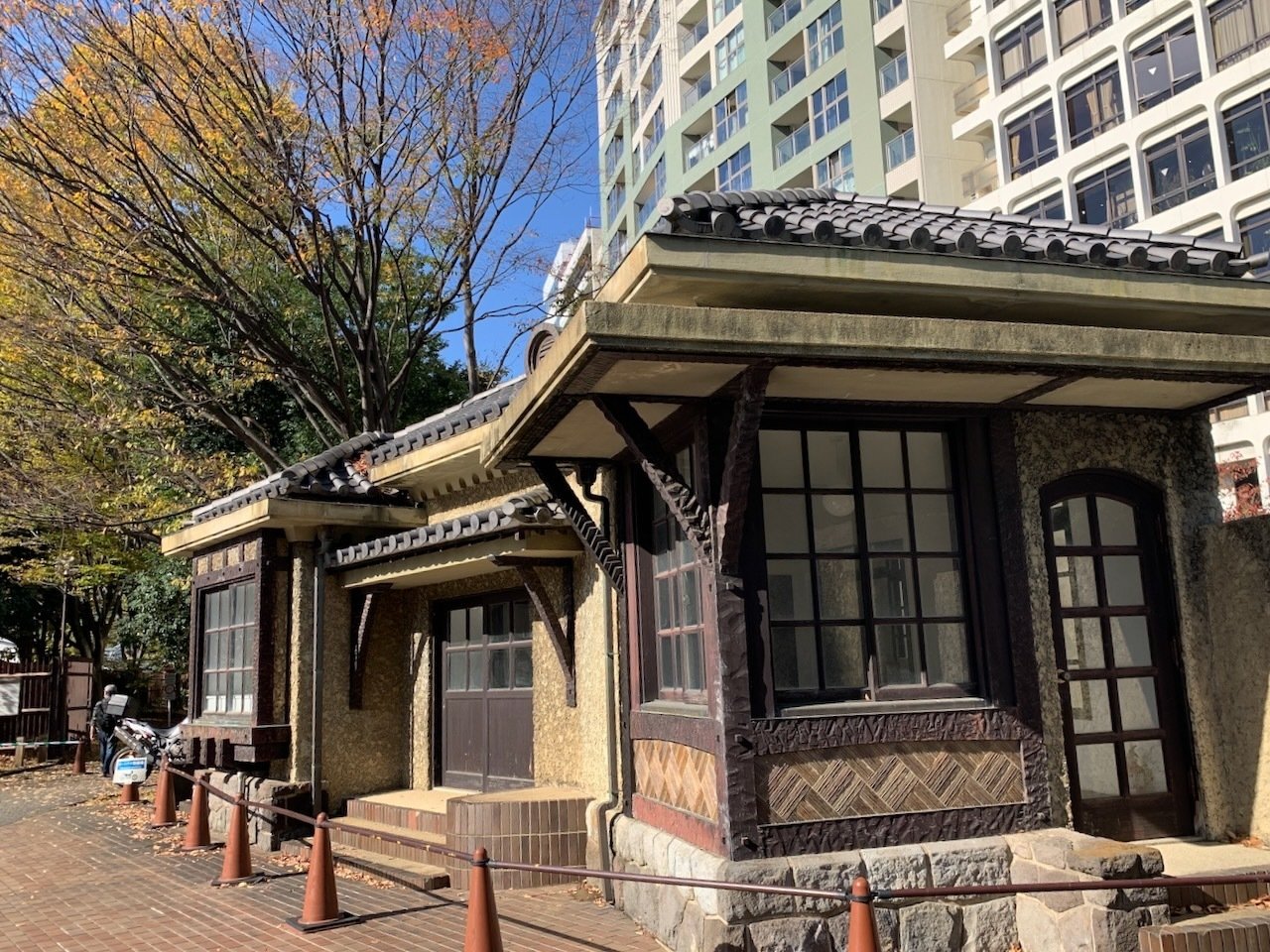 秋にも映える!!新宿御苑のレトロ建築(近代レトロ建築-14)｜YuSAKAI