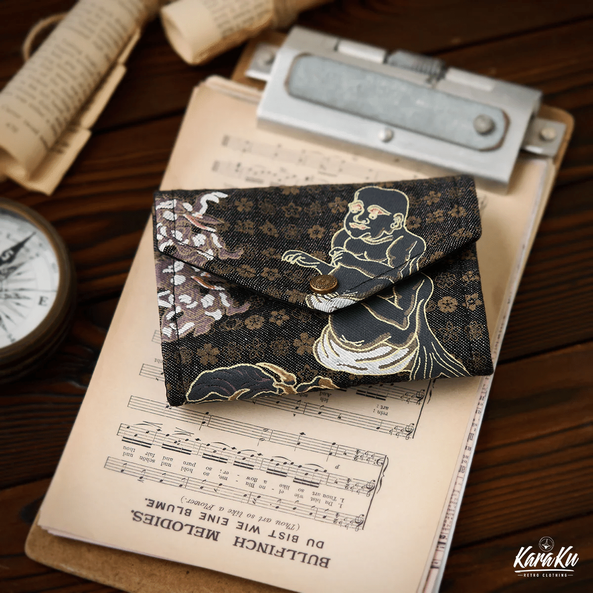 コンチョボタンの歴史をたどる・迷いなく紛れる小さなアート