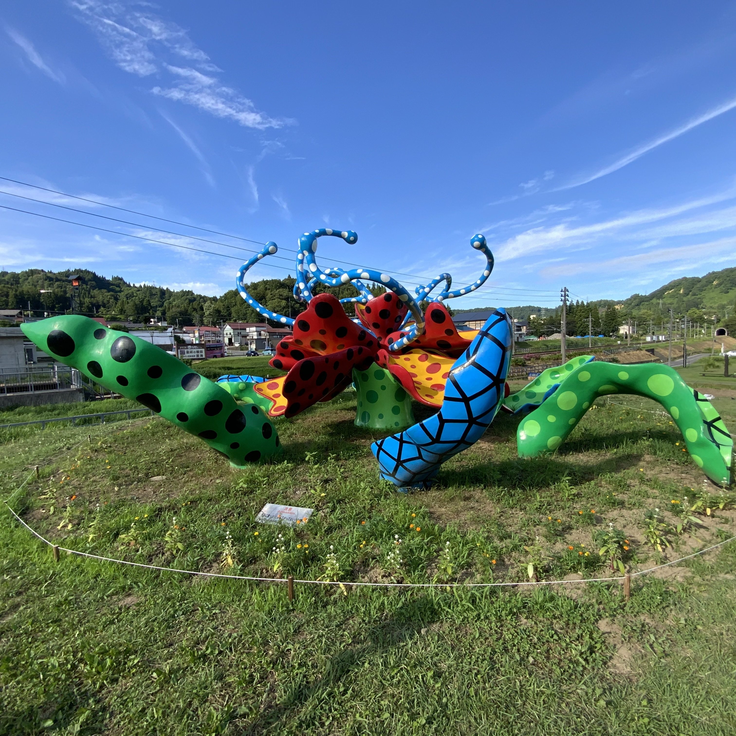 奈良美智・村上隆、そして草間彌生に現れる戦後80年の無意識・日本人