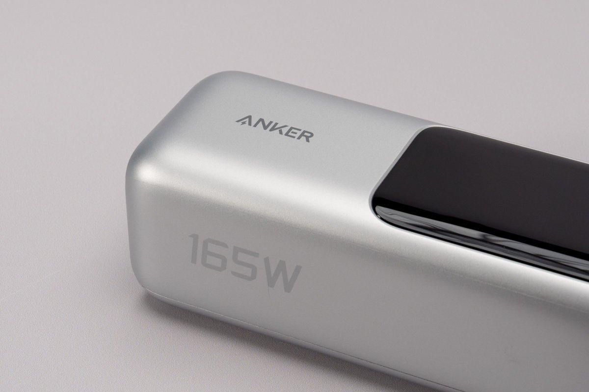 内蔵ケーブルがさらに進化！Anker Power Bank (25000mAh, Built-In